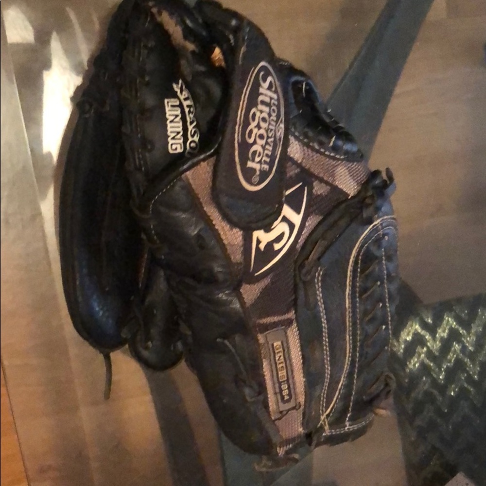 Louisville Slugger Baseball Glove